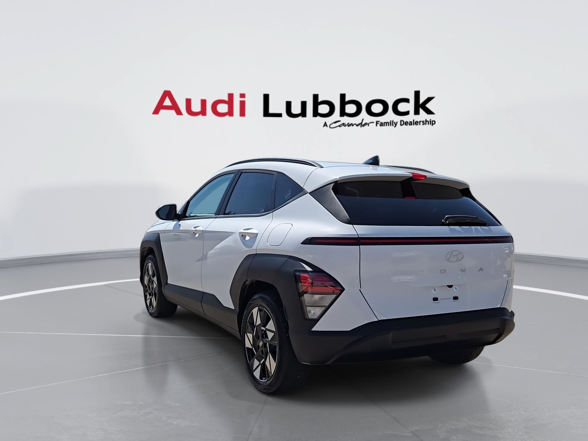 Used 2025 Hyundai Kona SEL FWD image 7