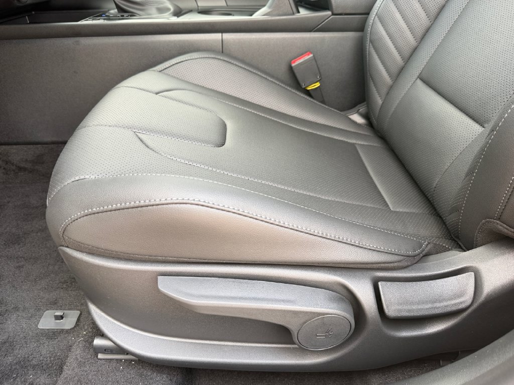 New 2026 Hyundai Elantra SEL Sport FWD image 11