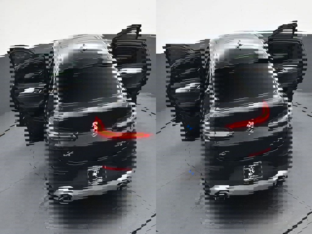 Used 2025 BMW X4 xDrive30i w/ Premium Package image 37