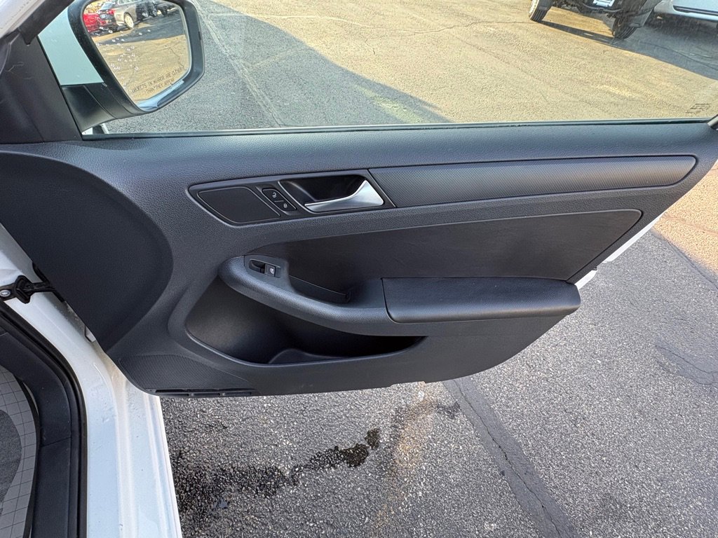 Used 2011 Volkswagen Jetta SE image 15