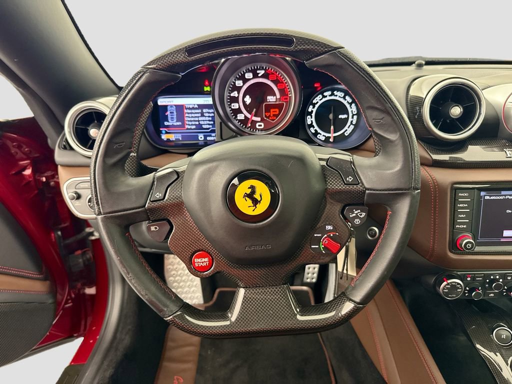 Used 2016 Ferrari California T image 11