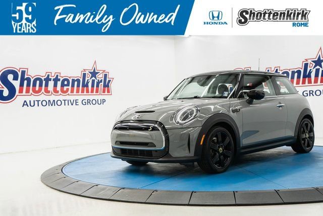 Used 2023 MINI Cooper SE image 1