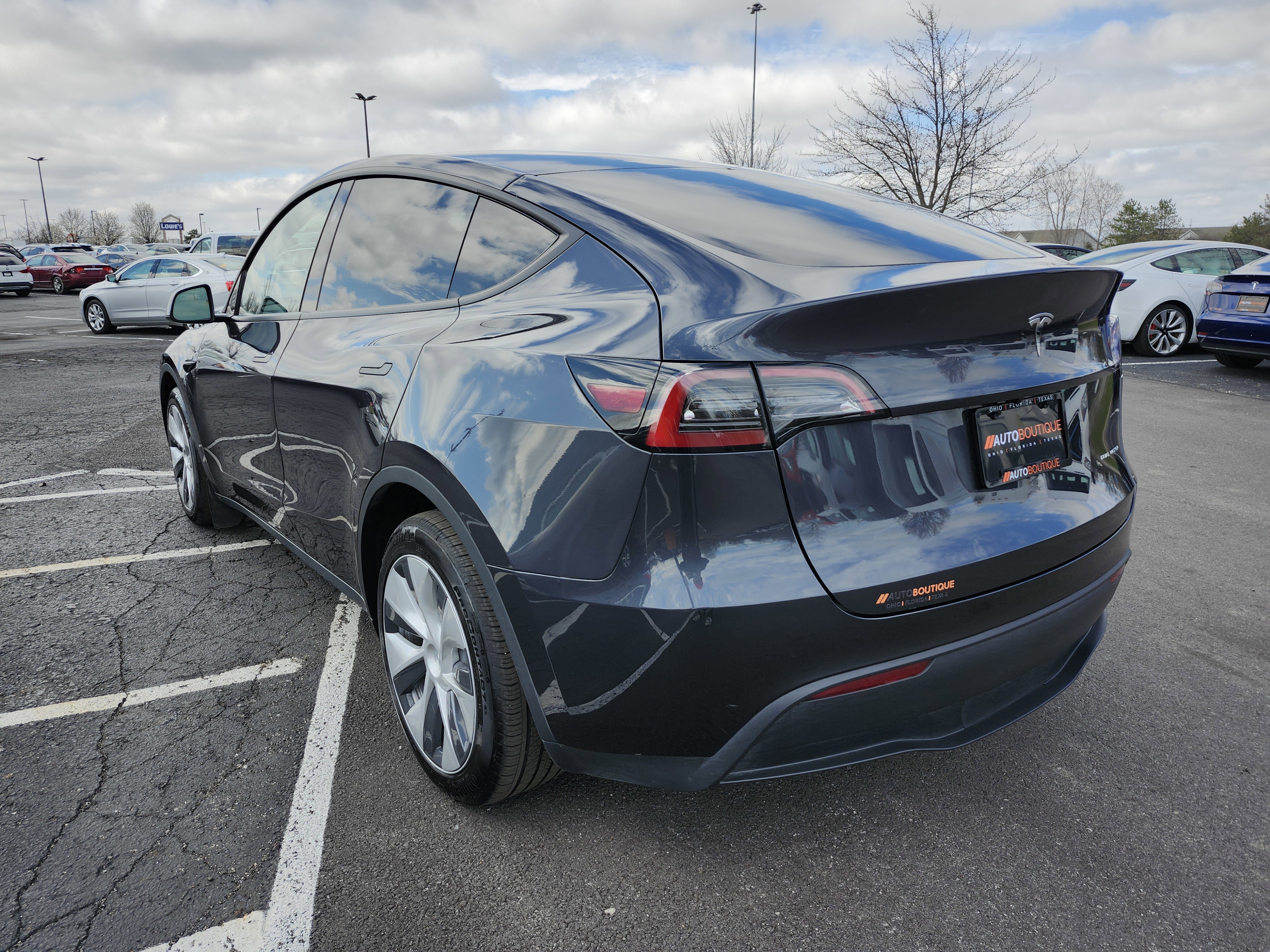Used 2024 Tesla Model Y Long Range AWD/4WD image 13
