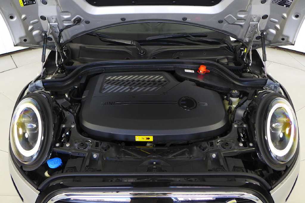 Certified 2024 MINI Cooper SE FWD image 6