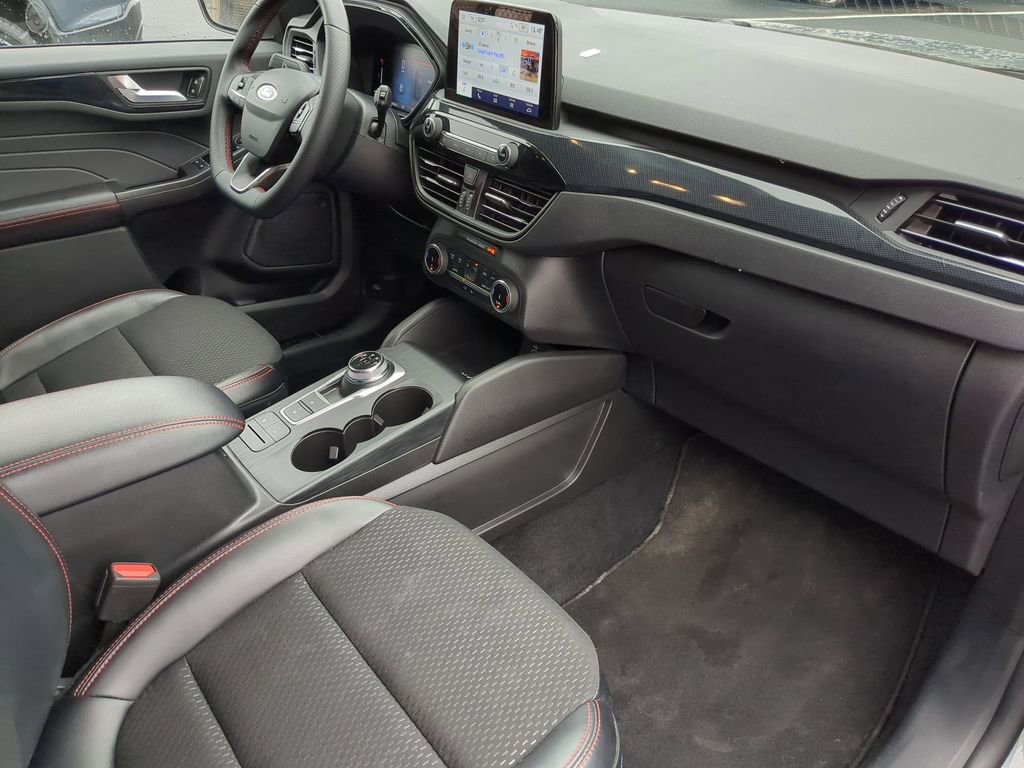 Used 2025 Ford Escape ST-Line image 31