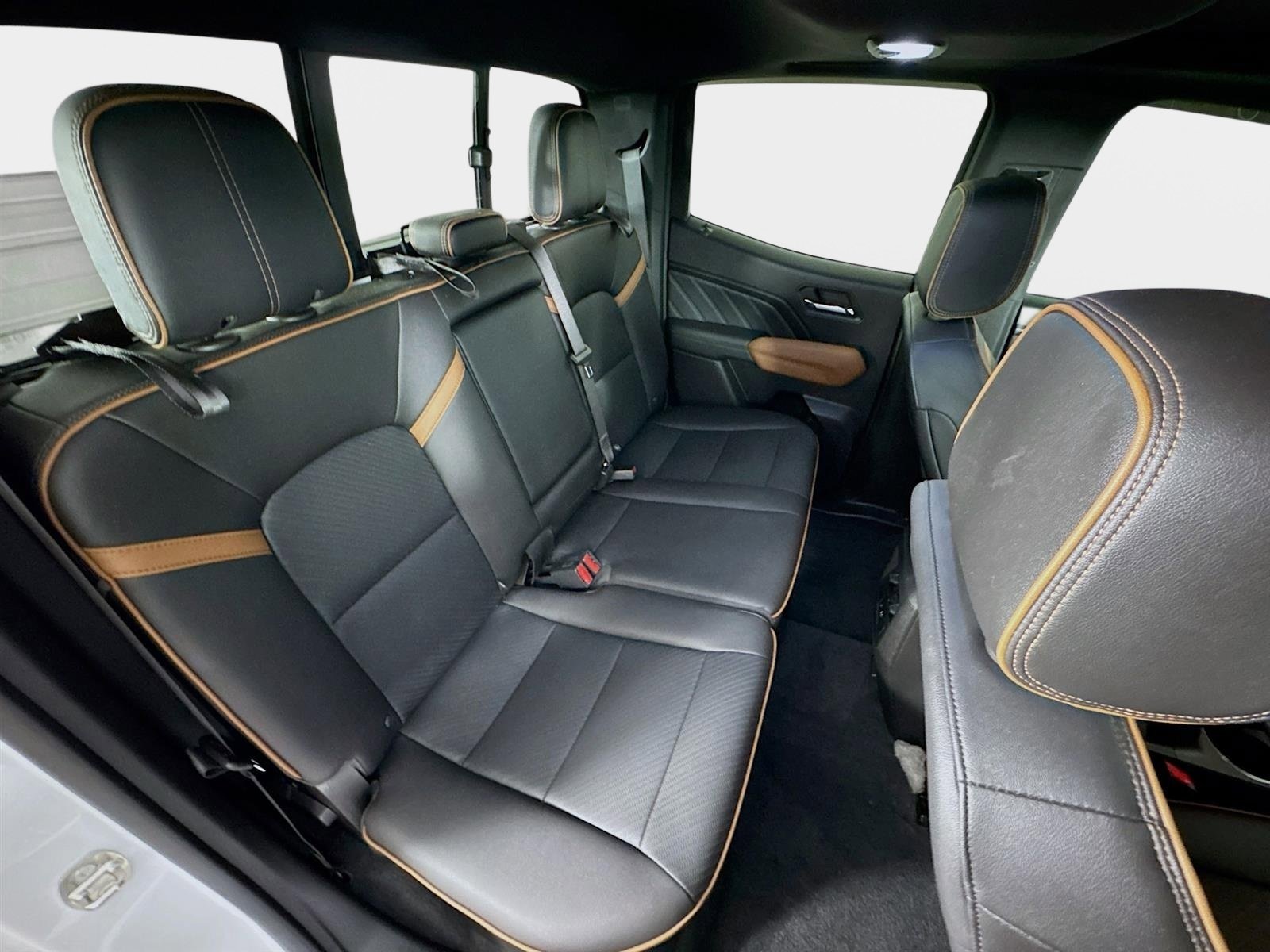 Used 2023 GMC Canyon AT4 w/ AT4 Premium Package image 29