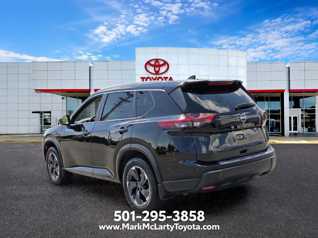 Used 2024 Nissan Rogue SV w/ SV Premium Package FWD image 3