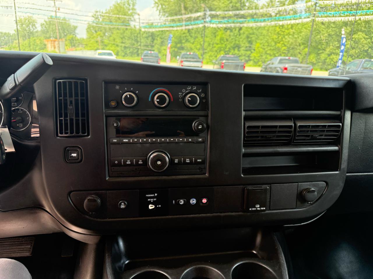 Used 2018 GMC Savana 3500 LS RWD image 18