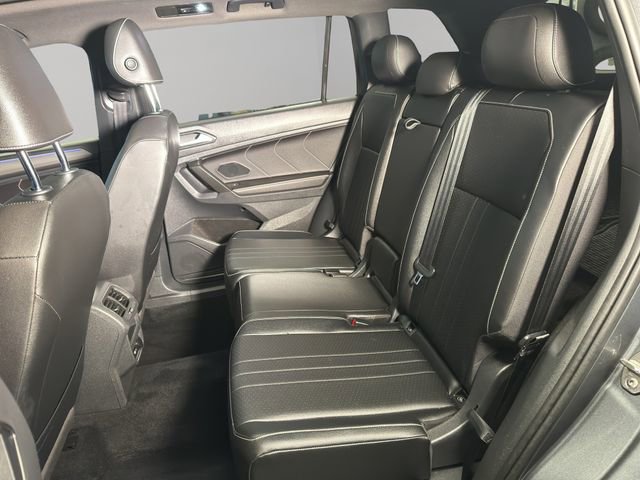 Used 2022 Volkswagen Tiguan SE R-Line image 15