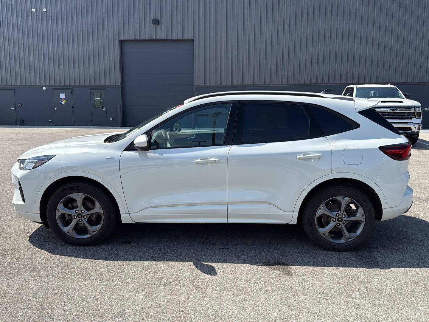 Used 2023 Ford Escape ST-Line Select w/ Tech Pack #1 AWD/4WD image 6