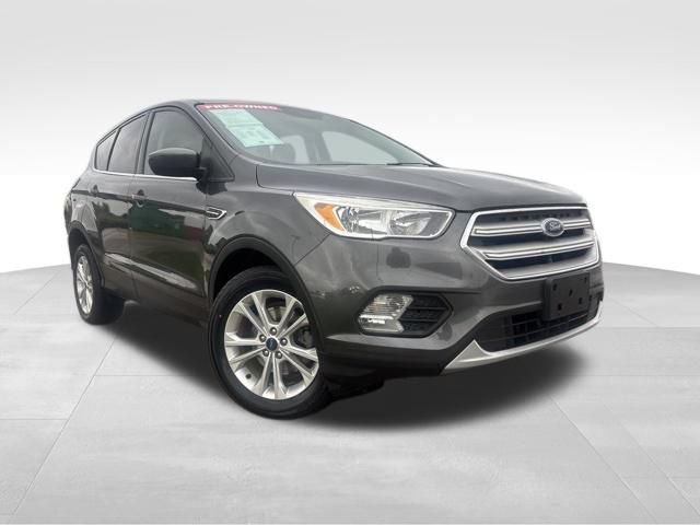 Used 2019 Ford Escape SE FWD image 2