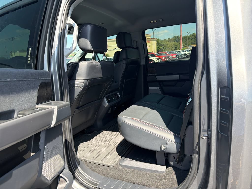 Used 2024 Ford F350 Lariat w/ Lariat Ultimate Package AWD/4WD image 13