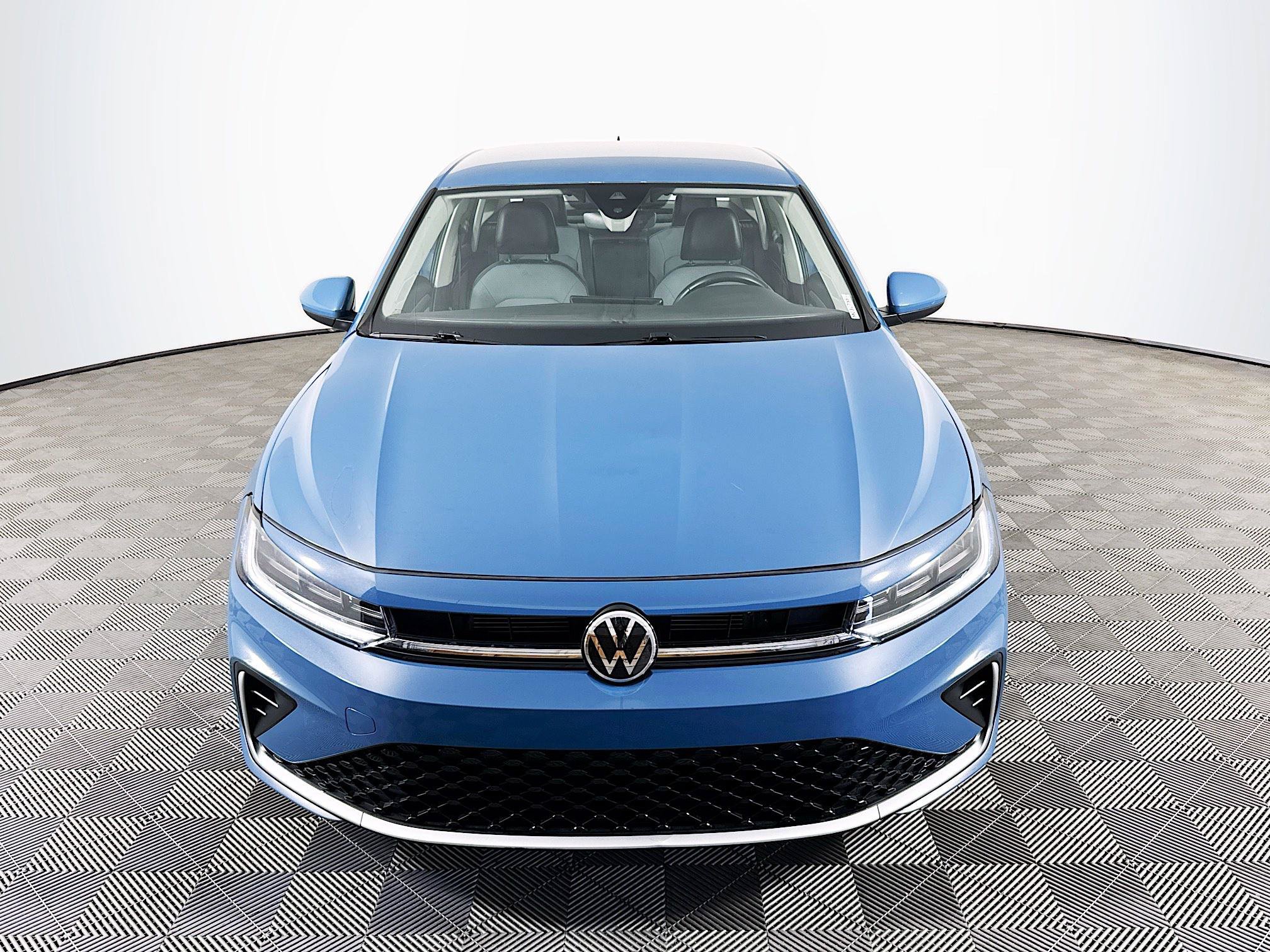 Used 2025 Volkswagen Jetta SE FWD video 2
