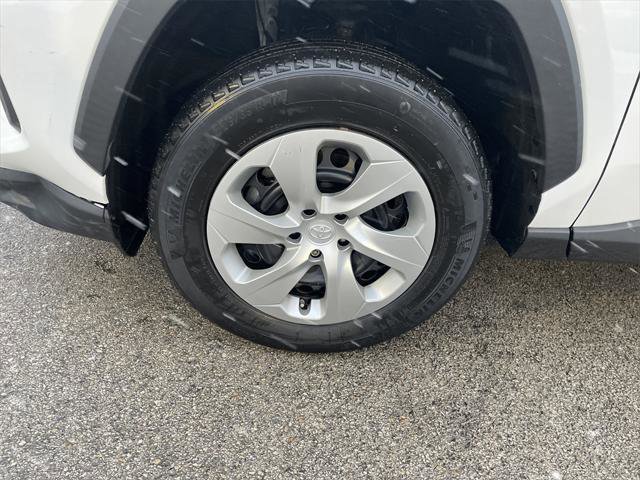 Certified 2022 Toyota RAV4 LE image 9