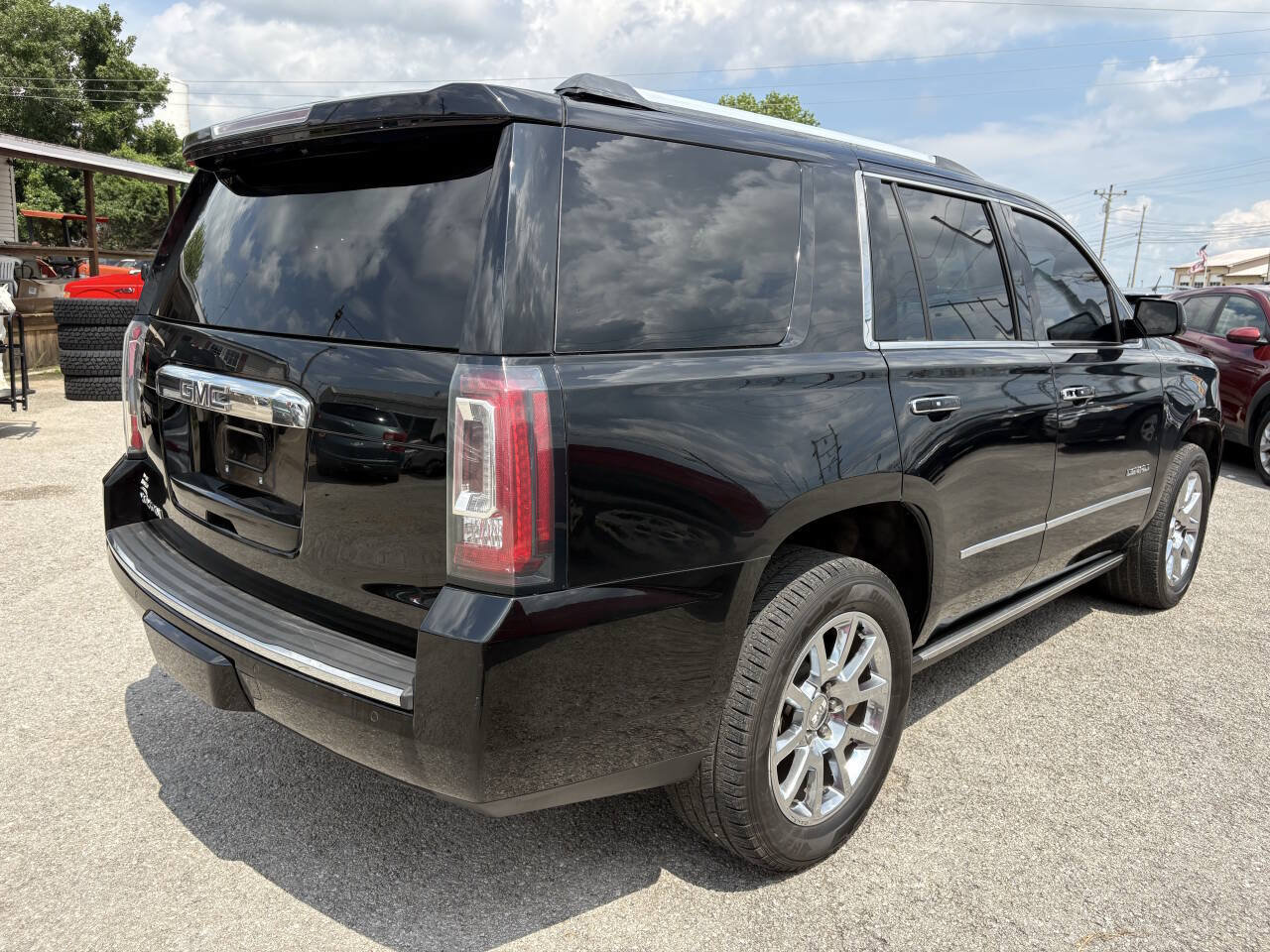 Used 2015 GMC Yukon Denali w/ Touring Package AWD/4WD image 7