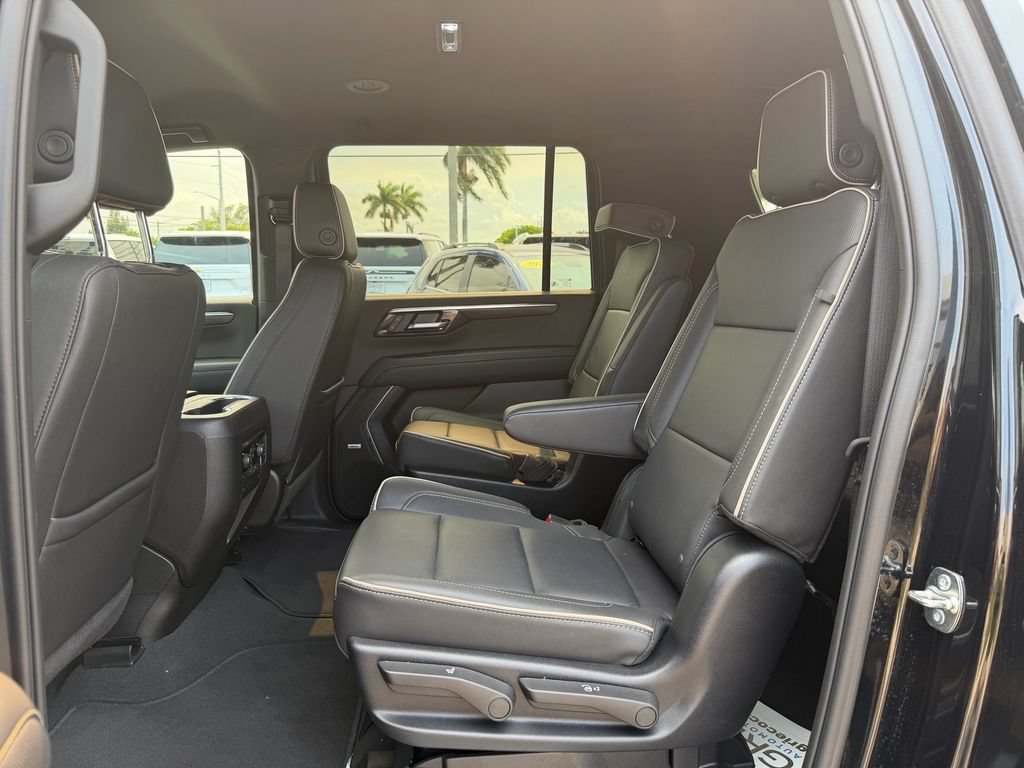 Used 2025 Chevrolet Suburban Premier AWD/4WD image 14