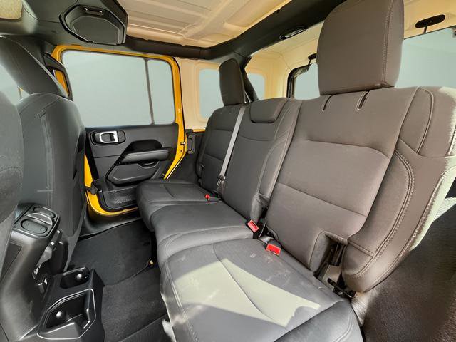 Used 2020 Jeep Wrangler Unlimited Sahara w/ Uconnect 4C Nav & Sound Group AWD/4WD image 28