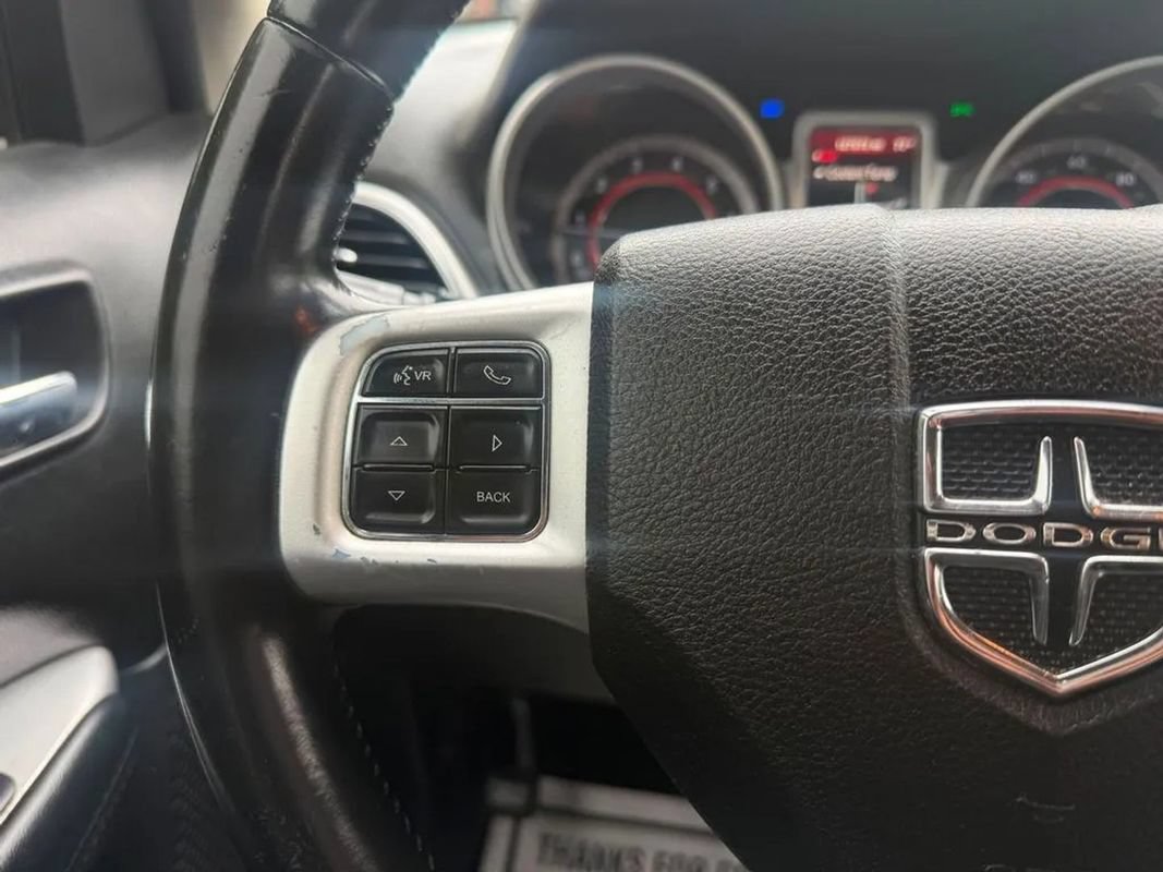 Used 2018 Dodge Journey SE w/ Connectivity Group FWD image 16
