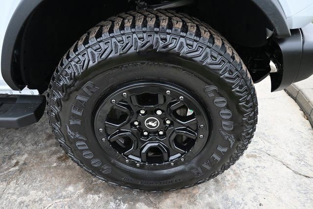 Used 2023 Ford Bronco Wildtrak image 11