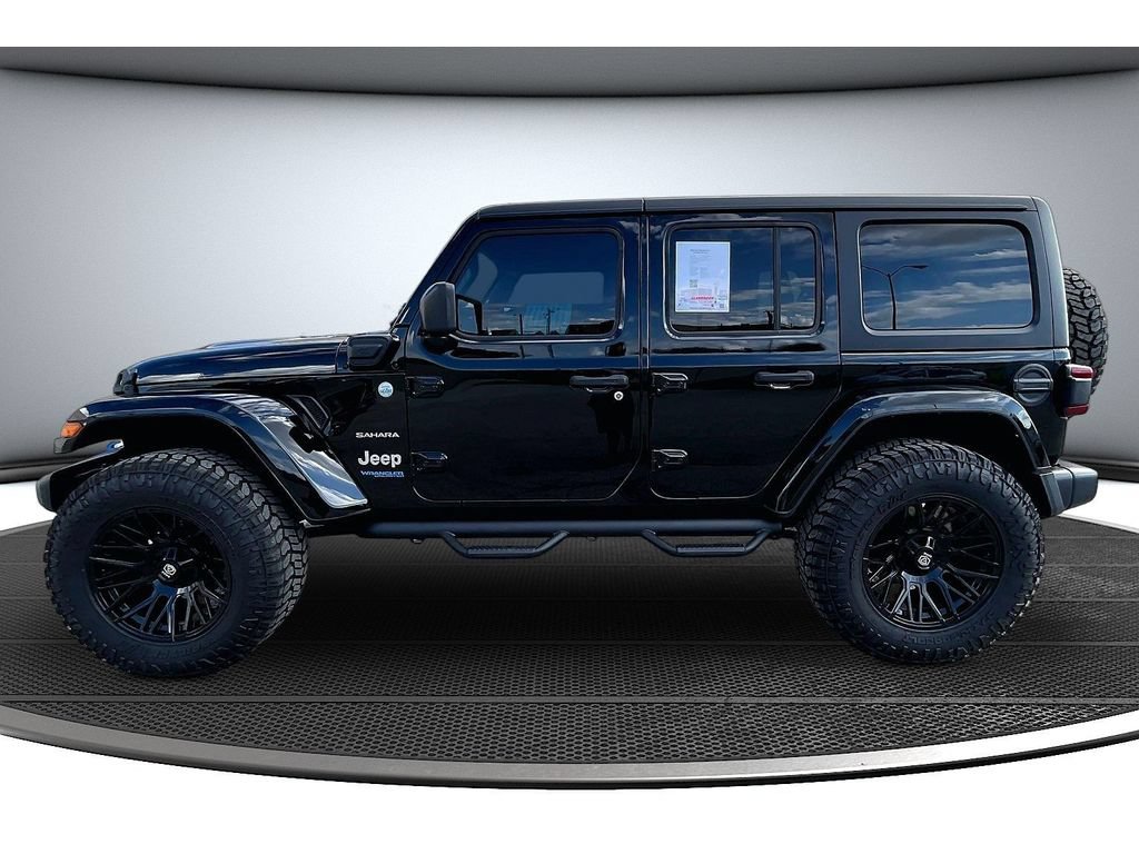 Used 2022 Jeep Wrangler Unlimited Sahara w/ Cold Weather Group AWD/4WD image 17