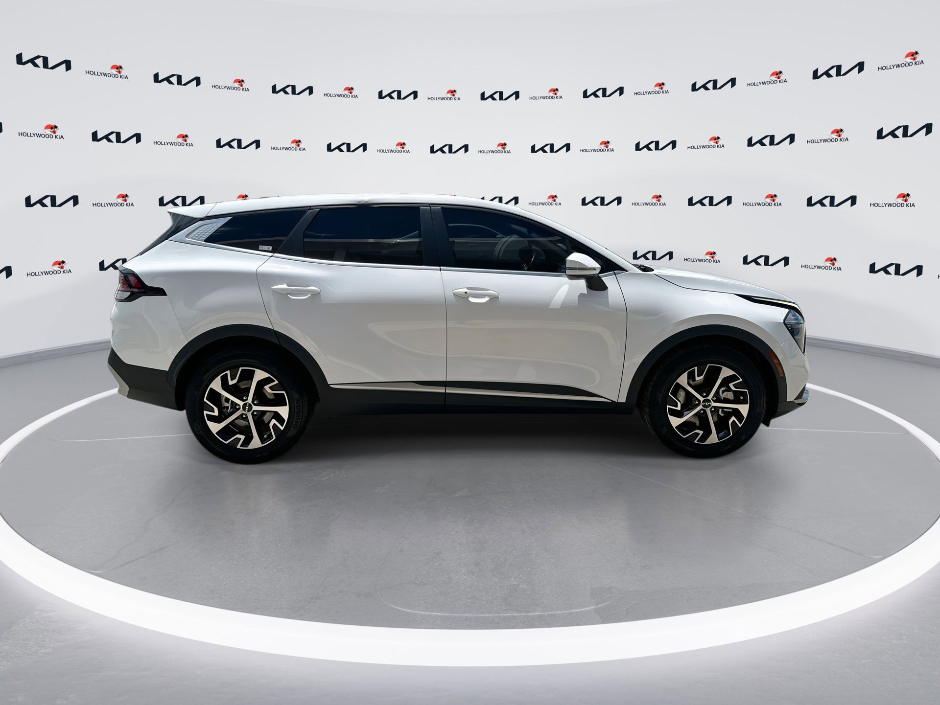 Used 2023 Kia Sportage EX FWD image 9