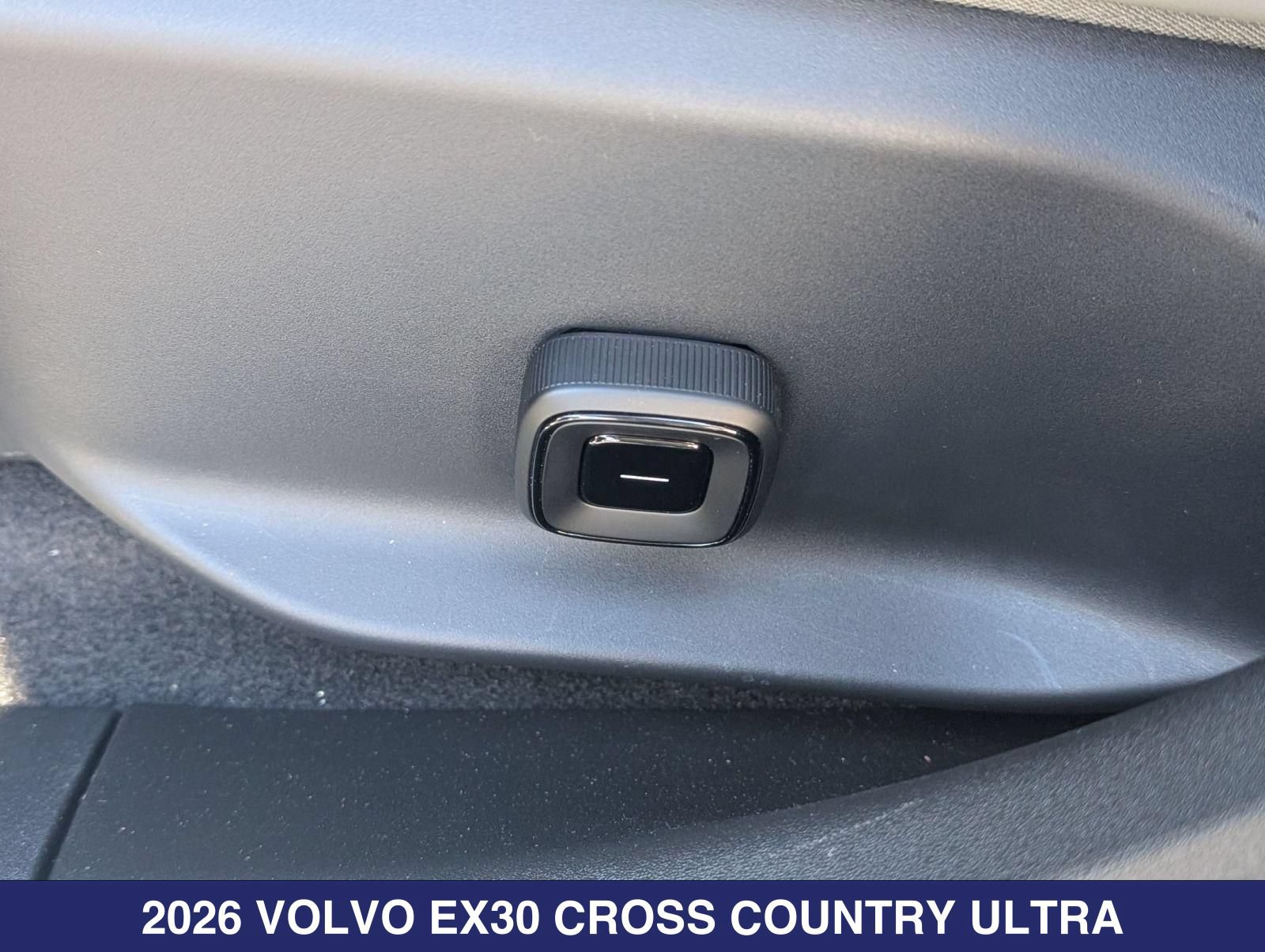 New 2026 Volvo EX30 Cross Country Ultra w/ Protection Package Premier AWD/4WD image 10