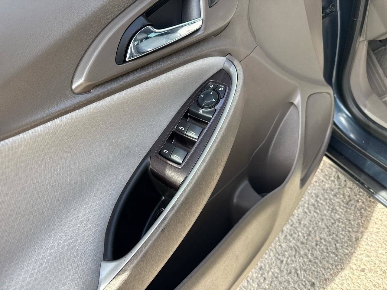 Used 2019 Chevrolet Malibu LS FWD image 12