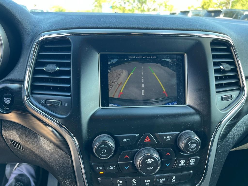 Used 2020 Jeep Grand Cherokee Laredo image 33