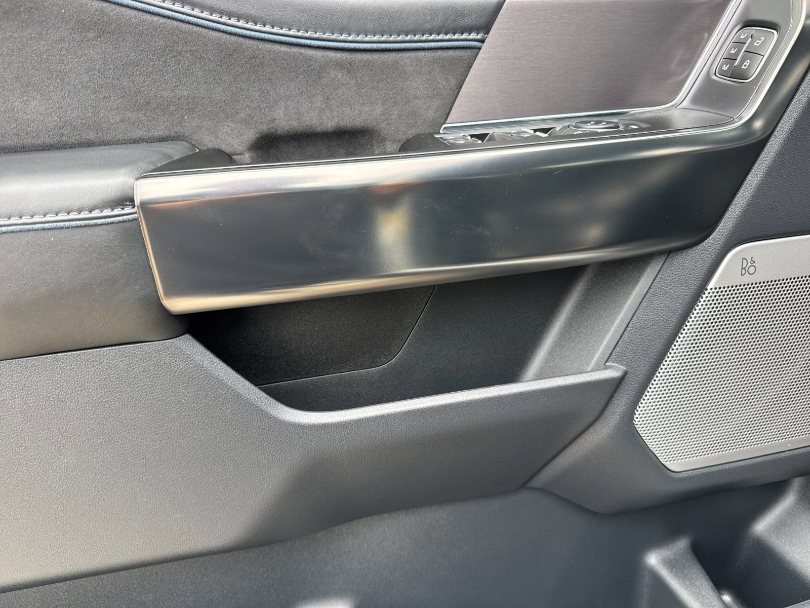 Used 2024 Ford F150 Platinum image 12