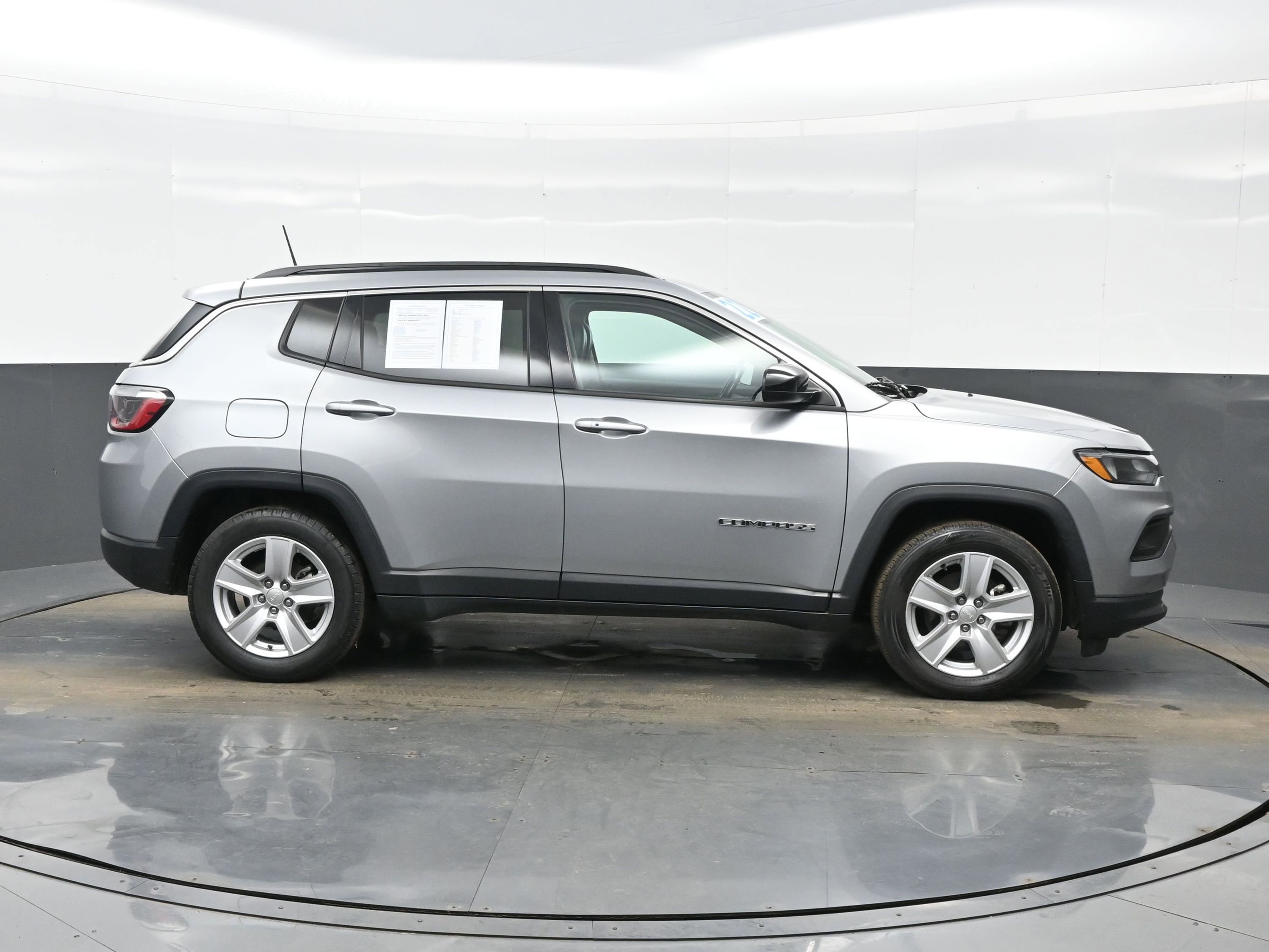 Used 2022 Jeep Compass Latitude w/ Convenience Group image 7