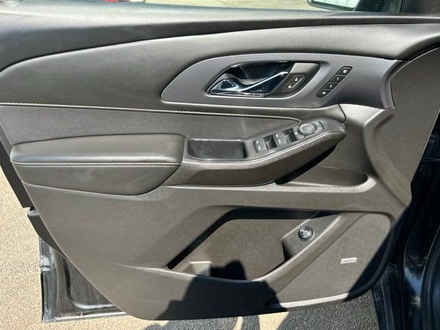 Used 2021 Chevrolet Traverse Premier w/ Redline Edition AWD/4WD image 11