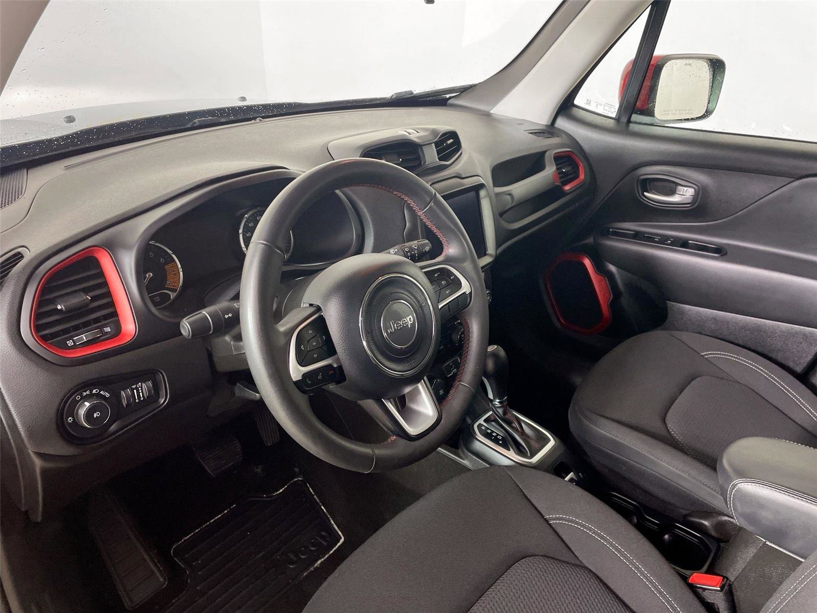 Used 2023 Jeep Renegade Latitude AWD/4WD image 22