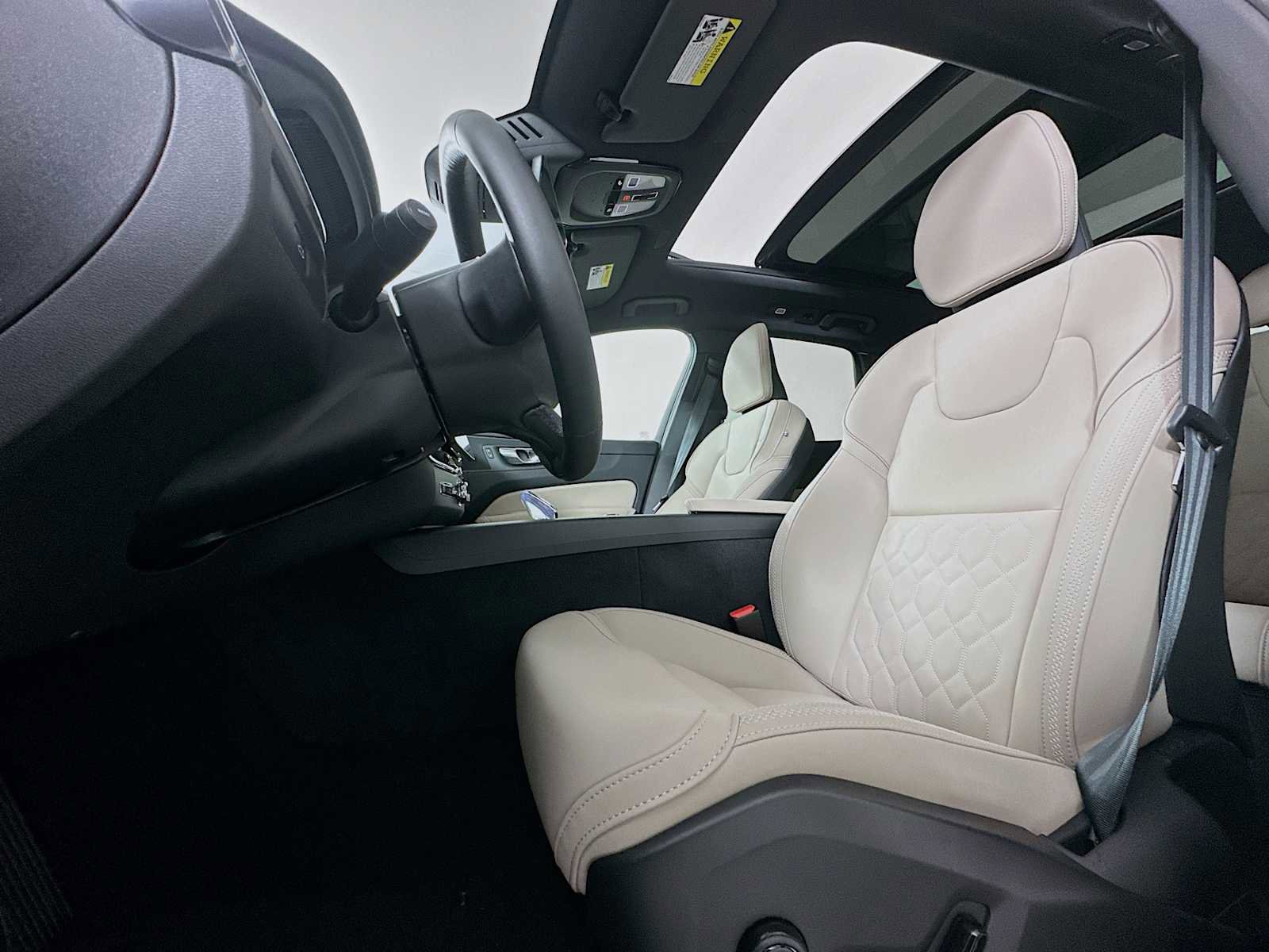 New 2026 Volvo XC60 B5 Core w/ Climate Package PRO AWD/4WD image 18