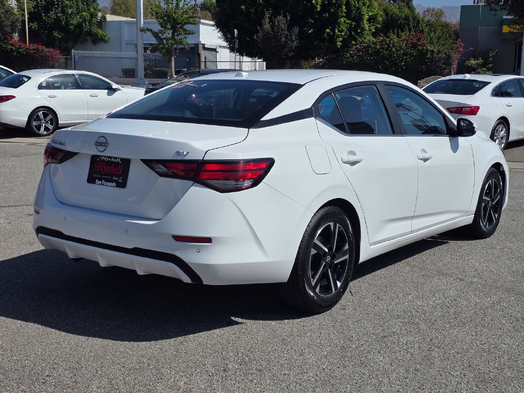 Used 2024 Nissan Sentra SV FWD image 5