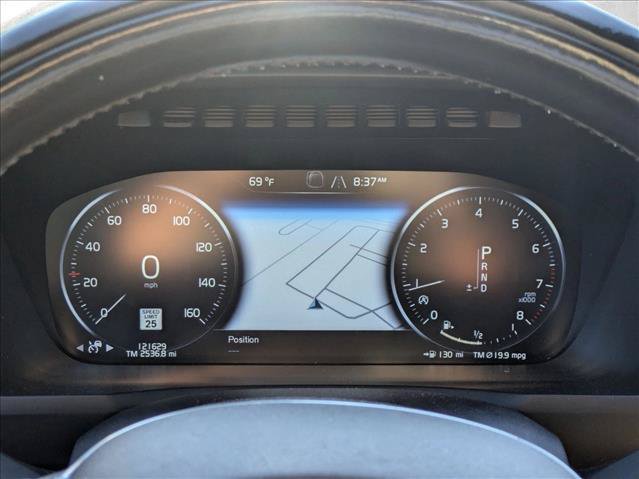 Used 2018 Volvo XC90 T6 Momentum w/ Momentum Plus Package AWD/4WD image 10