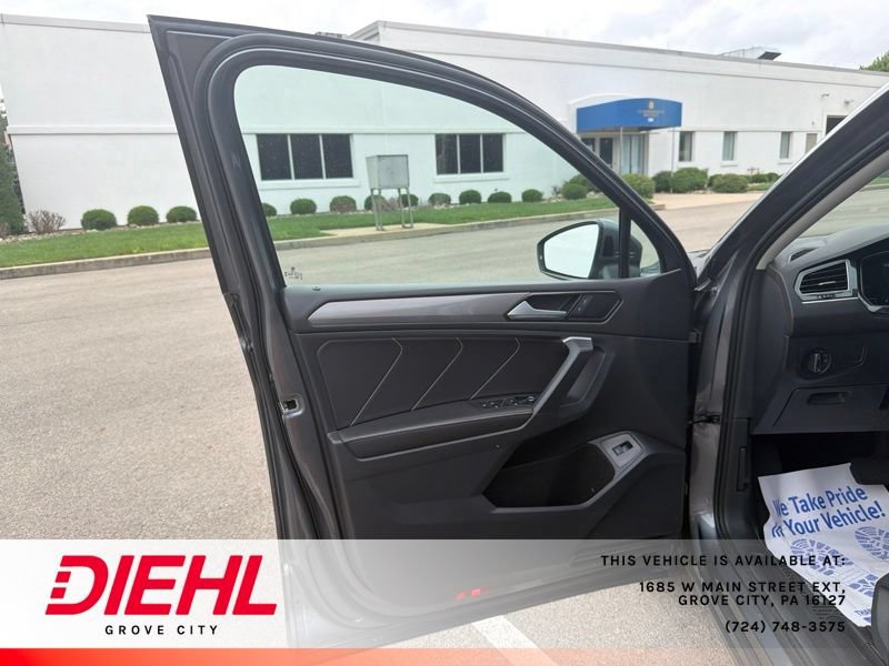 Used 2024 Volkswagen Tiguan SE AWD/4WD image 20