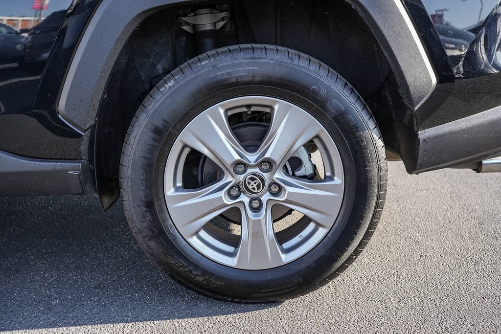 Used 2024 Toyota RAV4 XLE AWD/4WD image 11