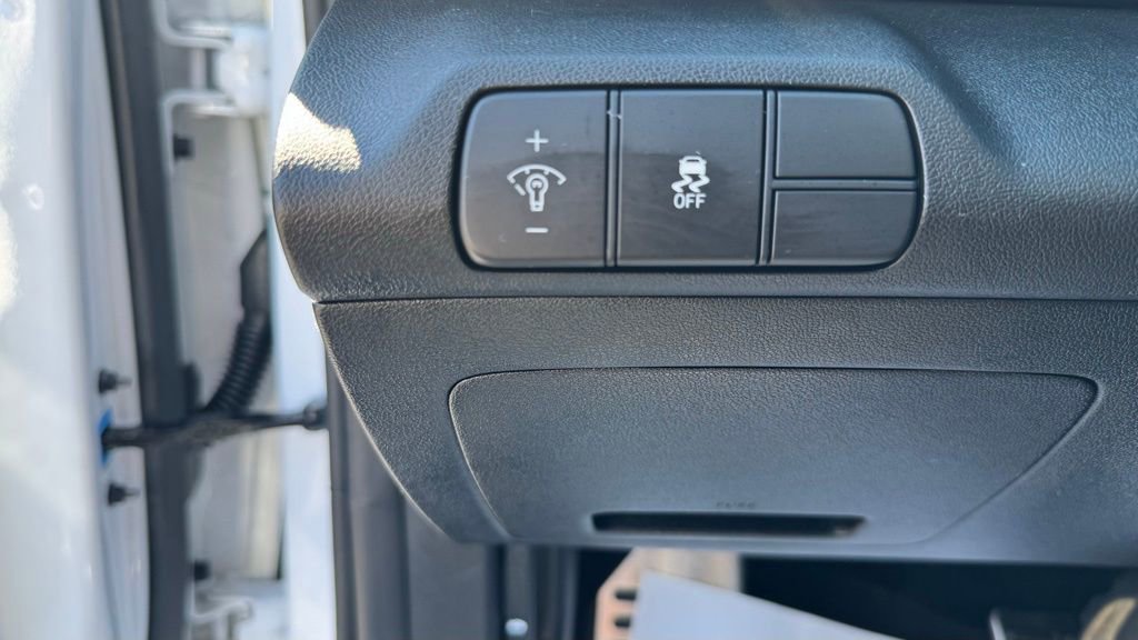 Used 2025 Hyundai Elantra Sport image 14