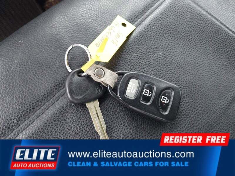Used 2015 Hyundai Elantra SE FWD image 21