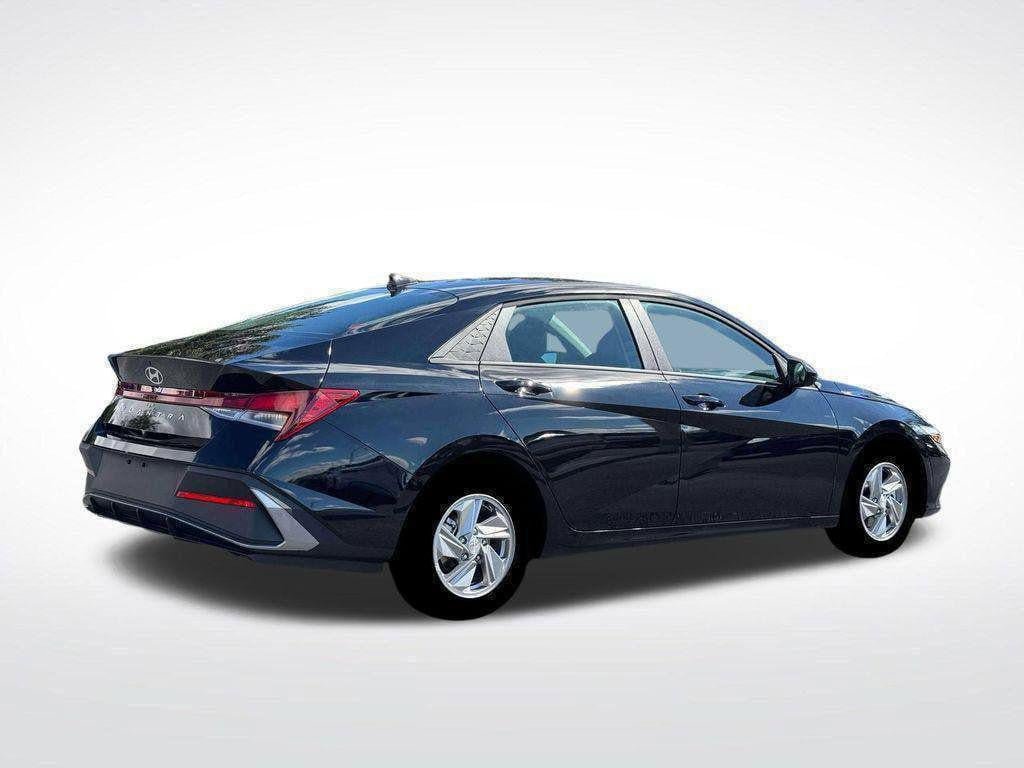 New 2026 Hyundai Elantra SE w/ Cargo Package FWD image 8
