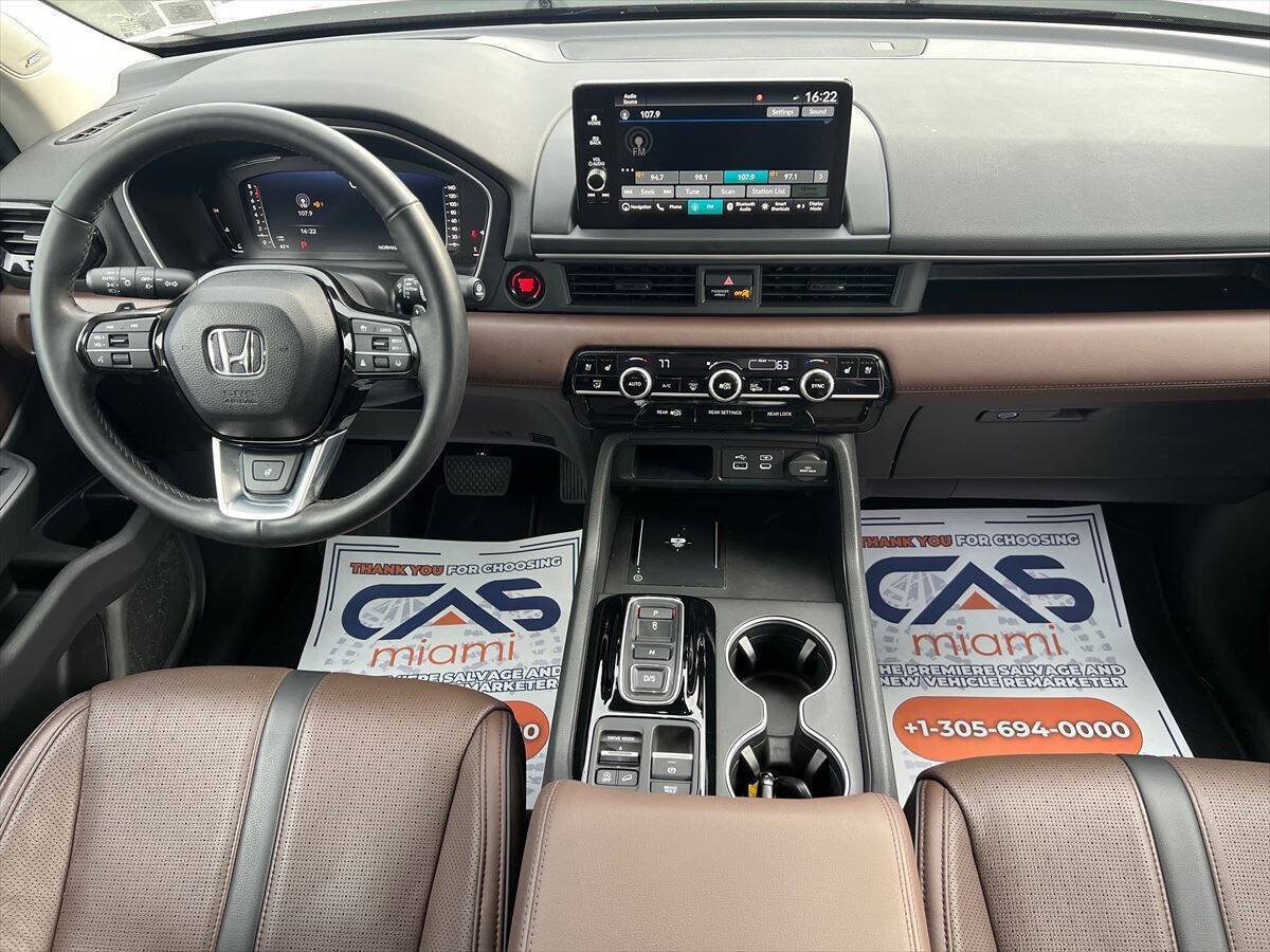 Used 2025 Honda Pilot Elite image 11