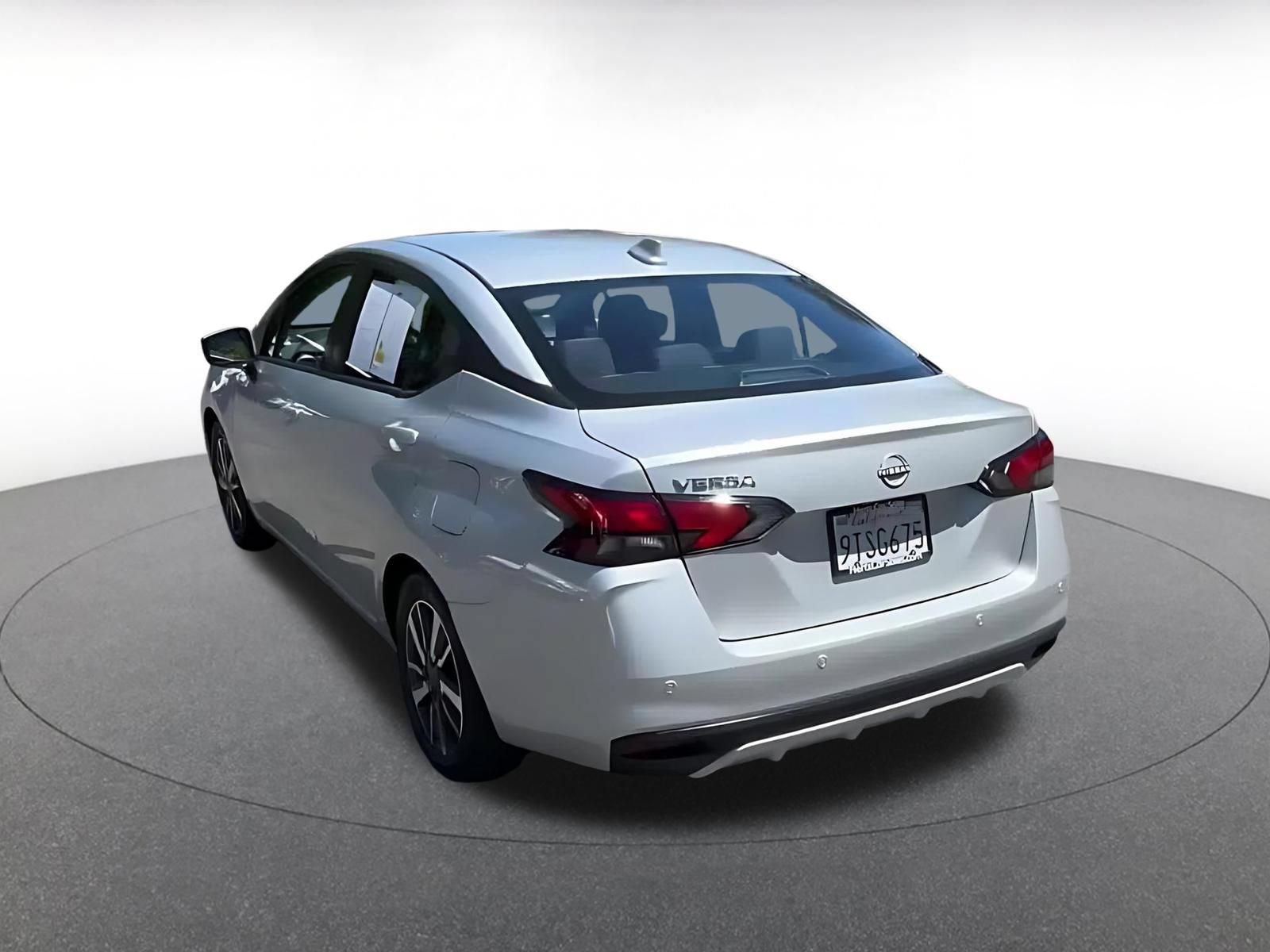 Used 2025 Nissan Versa SV FWD image 11