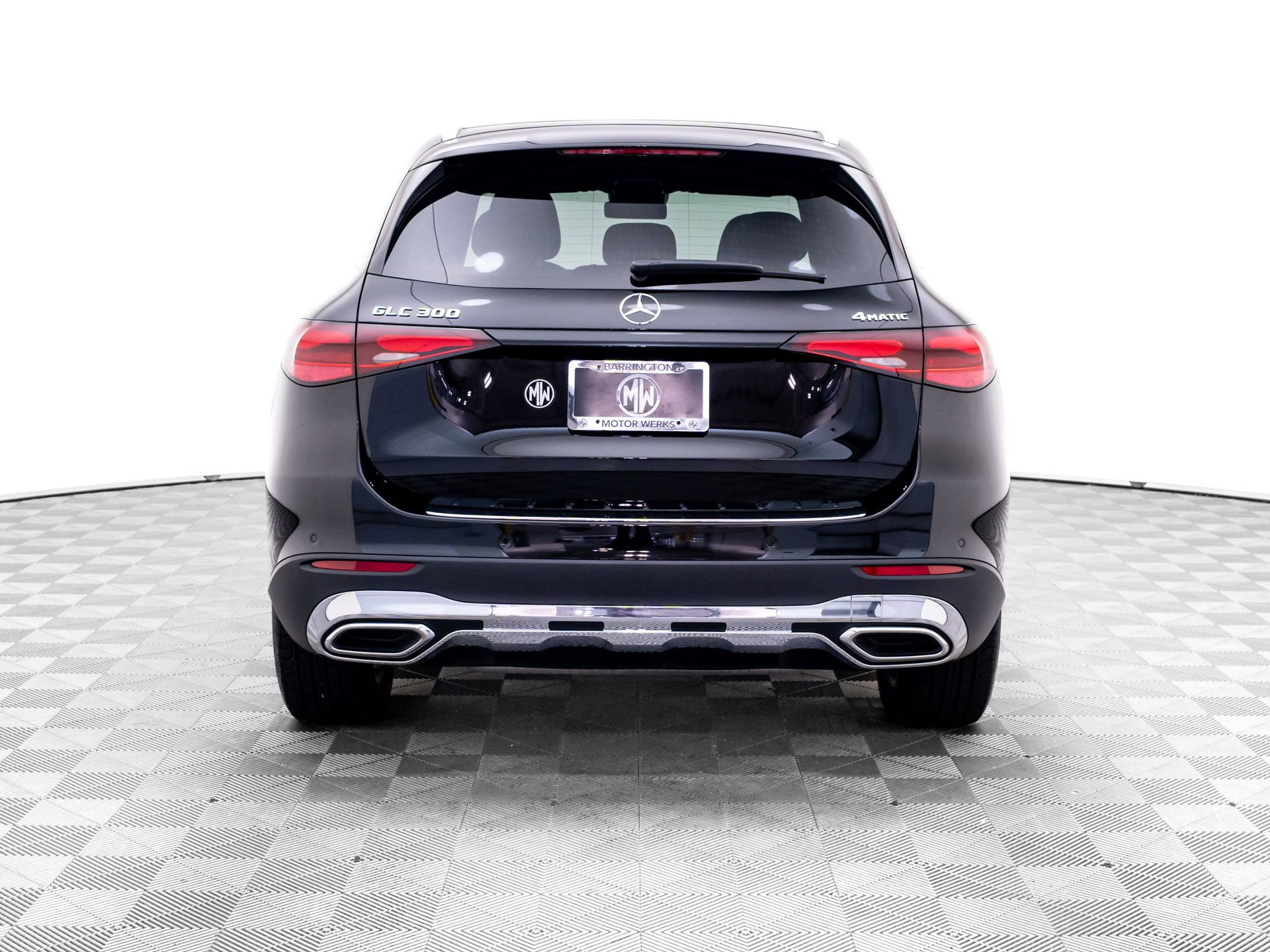 Used 2024 Mercedes-Benz GLC 300 4MATIC image 4
