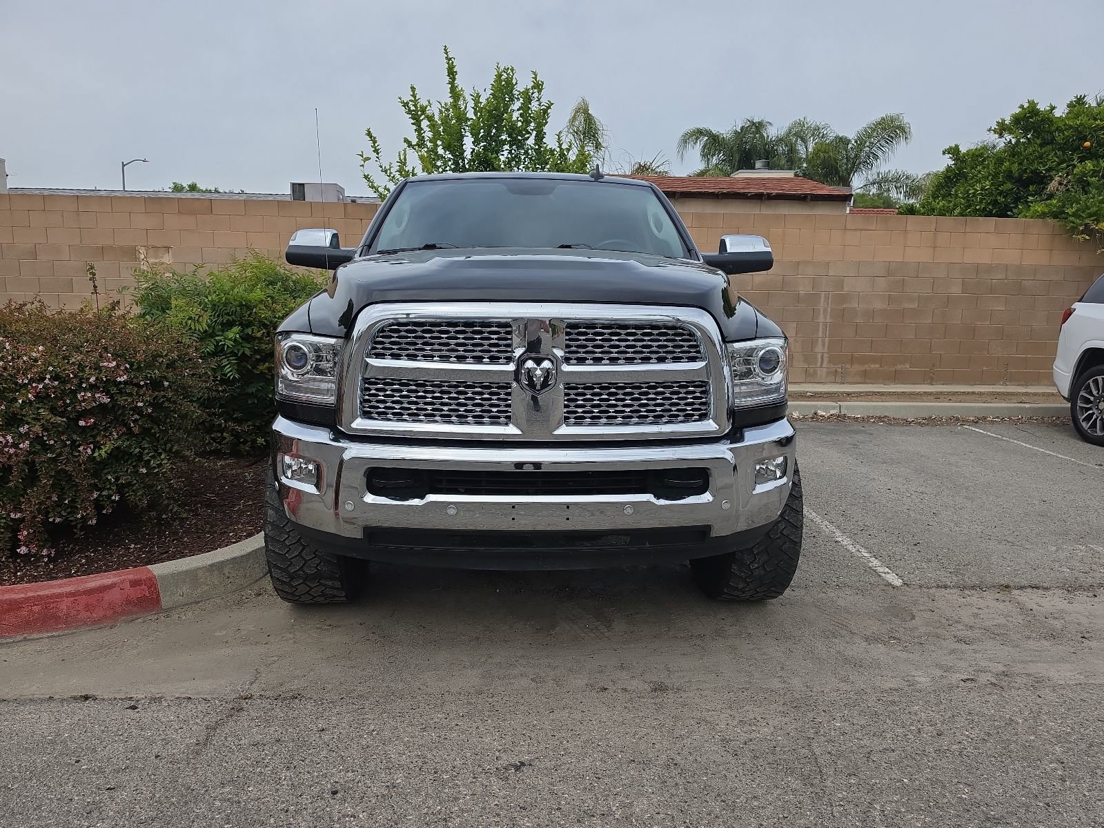 Used 2018 RAM 2500 Laramie w/ Off Road Package AWD/4WD image 2
