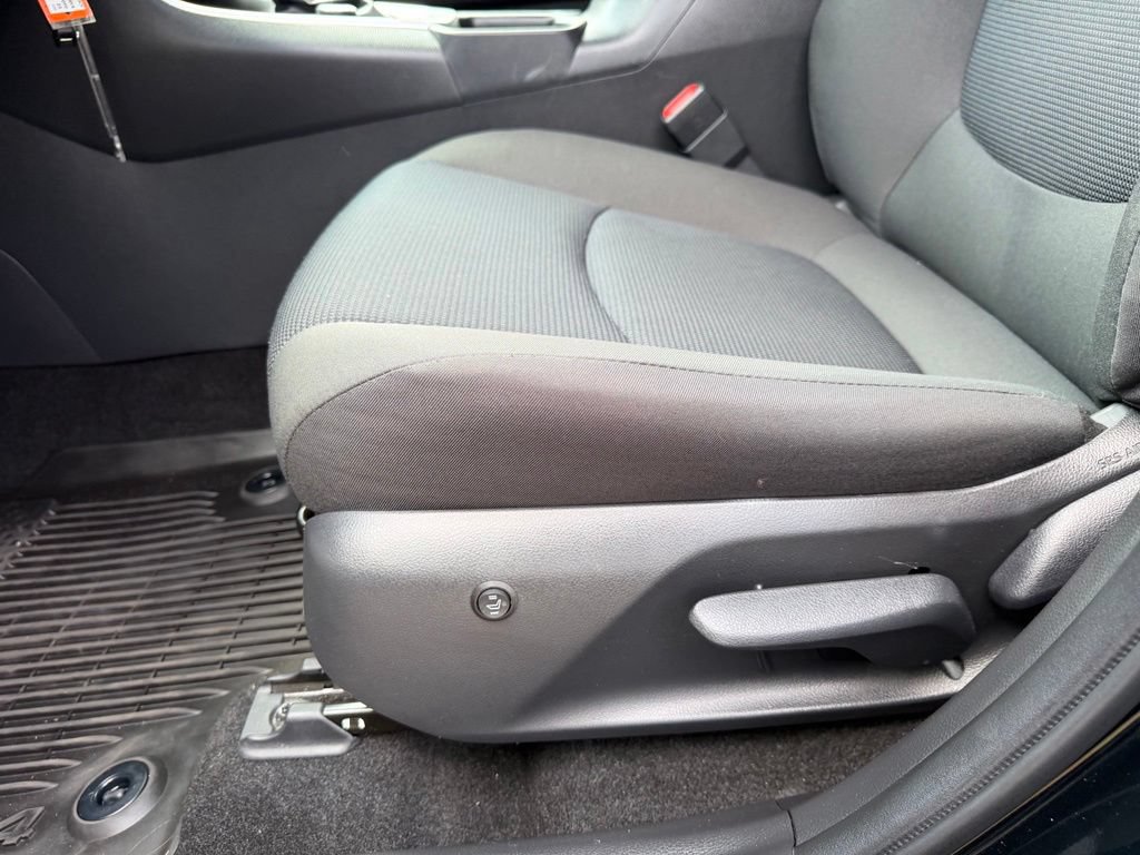Used 2023 Toyota RAV4 LE AWD/4WD image 13