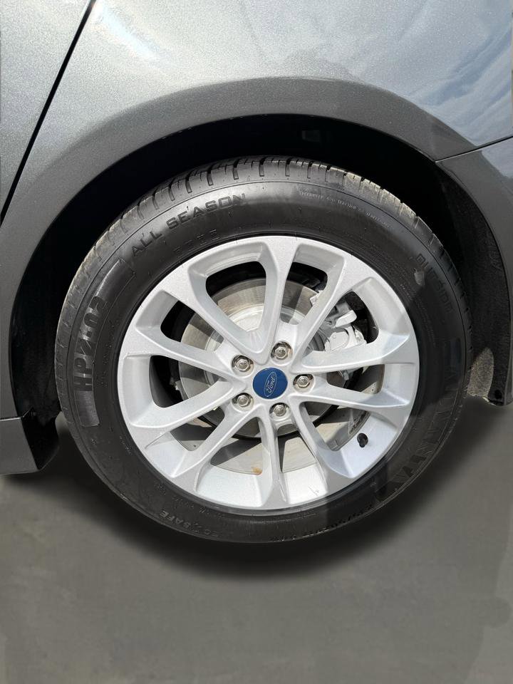 Used 2019 Ford Fusion SE FWD image 34