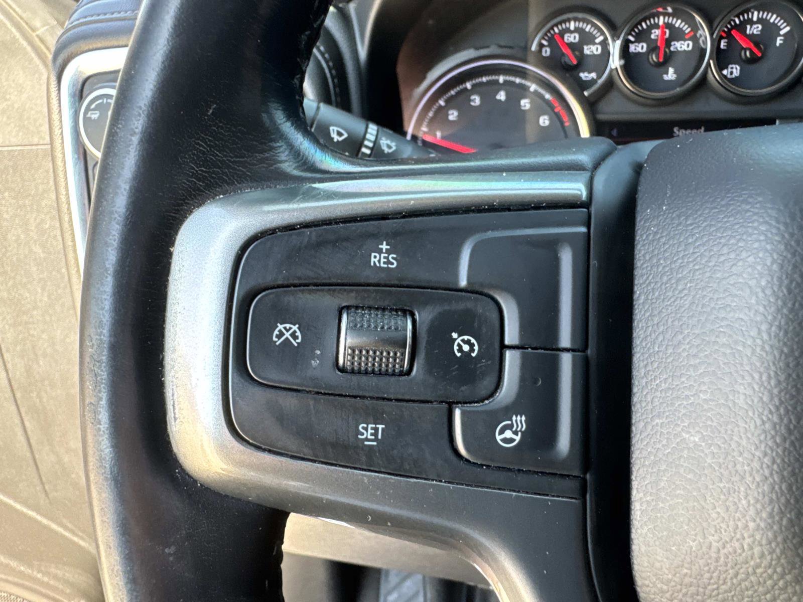 Used 2021 Chevrolet Silverado 1500 LT AWD/4WD image 36