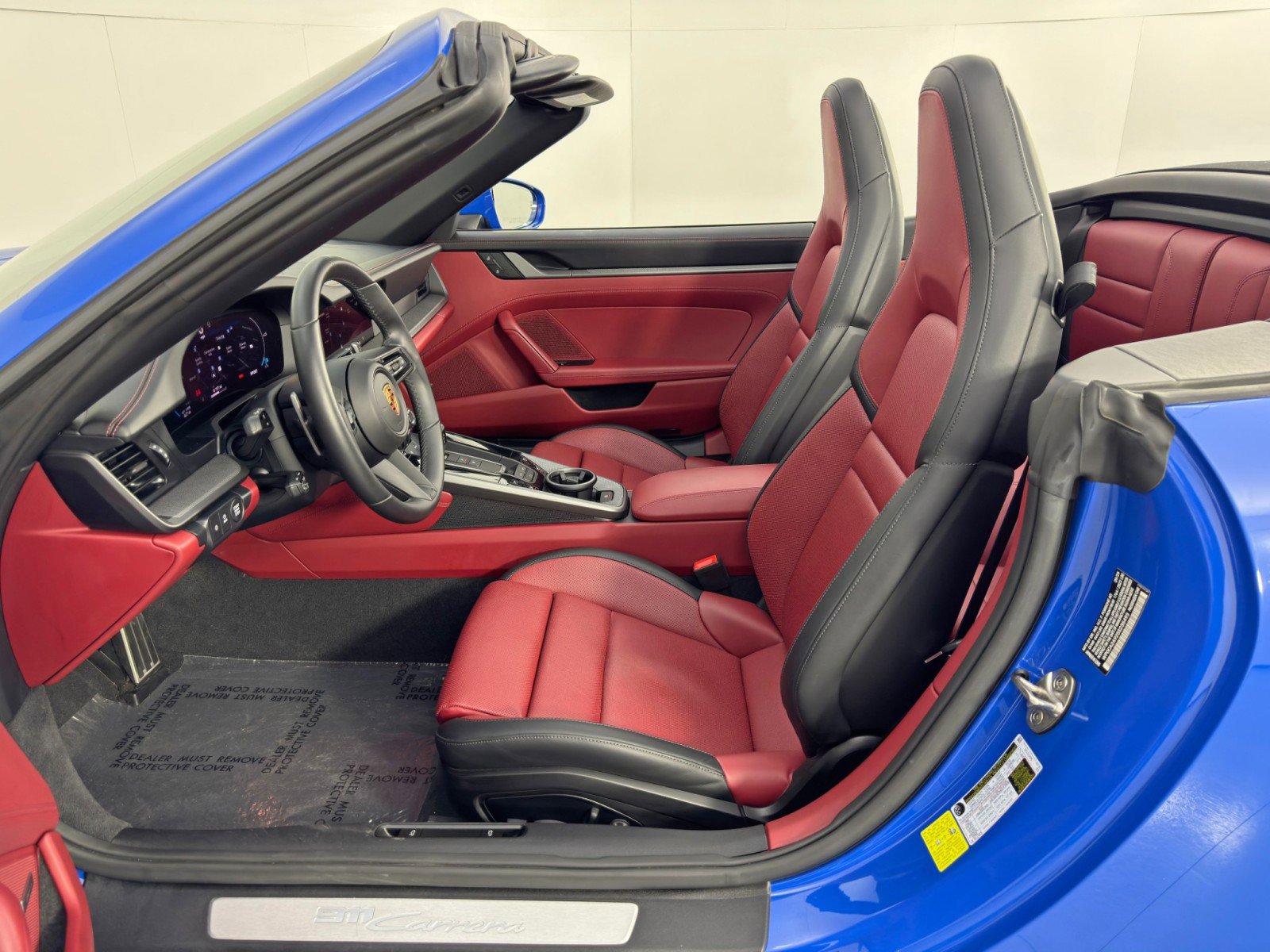 Used 2025 Porsche 911 Carrera RWD image 15