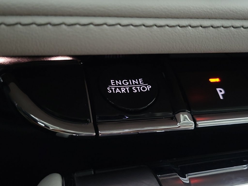 New 2026 Lincoln Aviator 2WD w/ Jet Appearance Package image 32