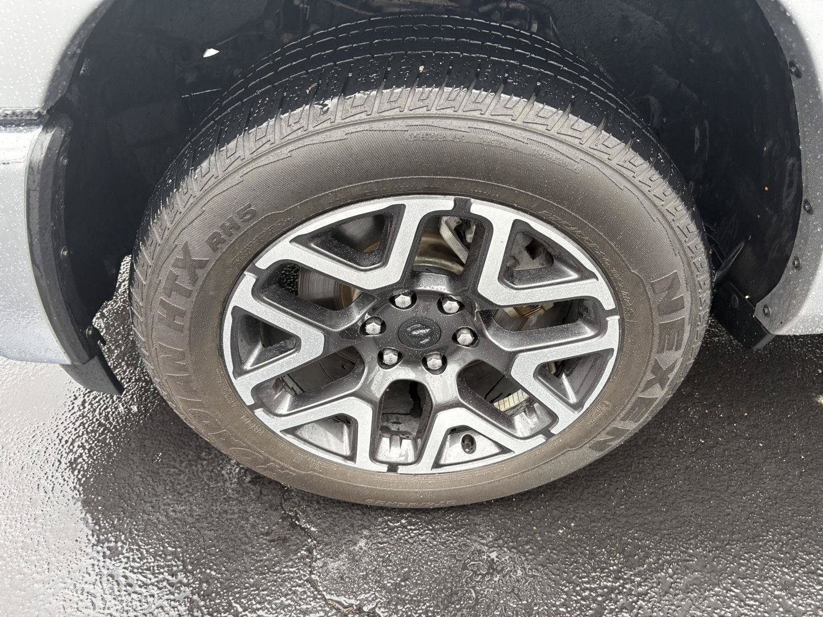 Used 2025 RAM 1500 Laramie AWD/4WD image 14